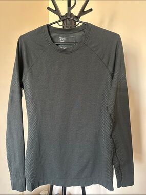 FIGS Men's Long Sleeve Crewneck Shirt - Charcoal Gray